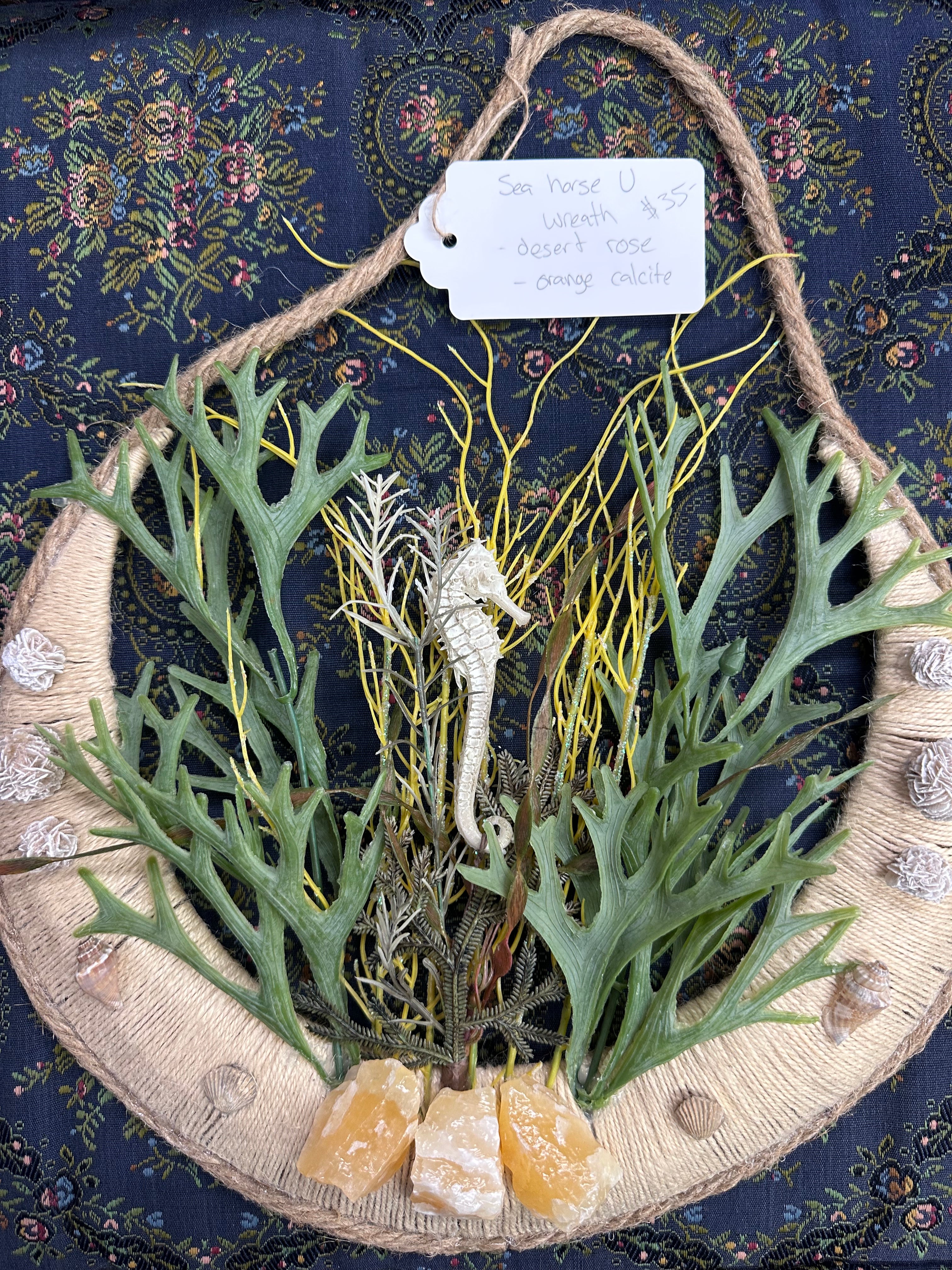 Seahorse U Wreath EW10