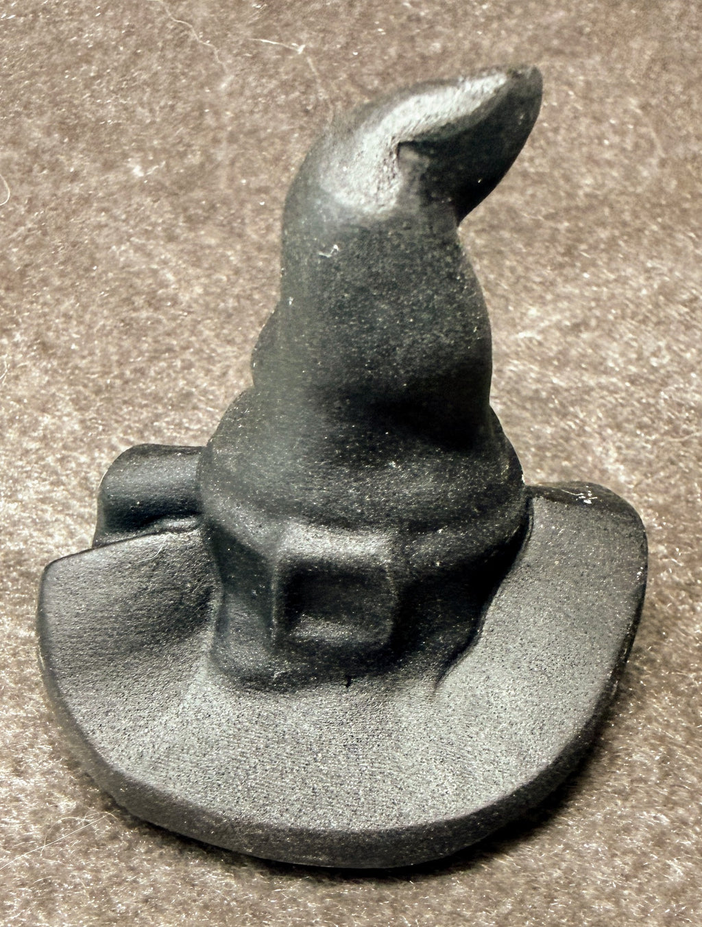 Matte Obsdian Witch Hat Carving SSC289